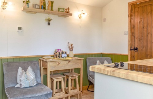 Umberleigh Cottage | 1 bedroom accommodation in Kings Nympton, near South Molton