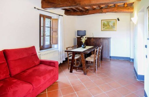 Collesanto Apartment | 1 bedroom accommodation in Magione