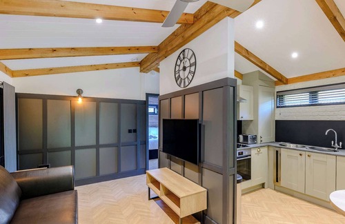 Newton Grange Ski Chalet | 1 bedroom accommodation in Ashbourne