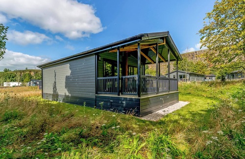 Newton Grange Ski Chalet | 1 bedroom accommodation in Ashbourne