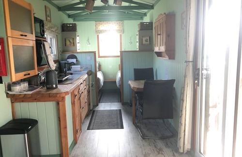 Gillingham Cottage | 1 bedroom accommodation in Motcombe, near Gillingham