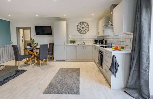 Llangynin Cottage | 1 bedroom accommodation in Llangynin