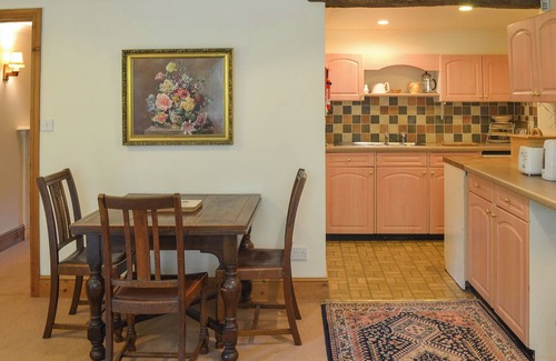 Axminster Cottage | 1 bedroom accommodation in Dalwood, near Axminster