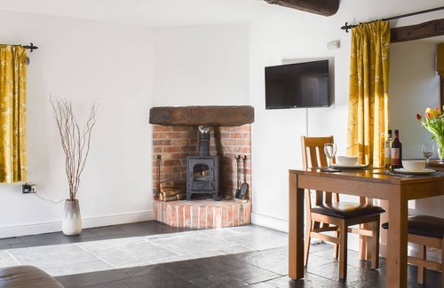 Langport Cottage | 1 bedroom accommodation in Low Ham, Langport