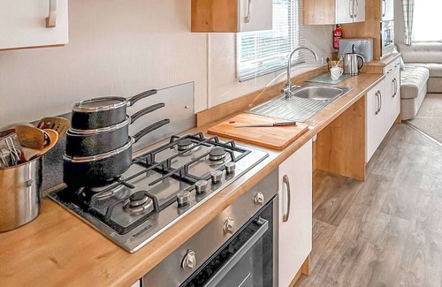 Ningwood House | 1 bedroom accommodation in Newbridge, Nr Yarmouth