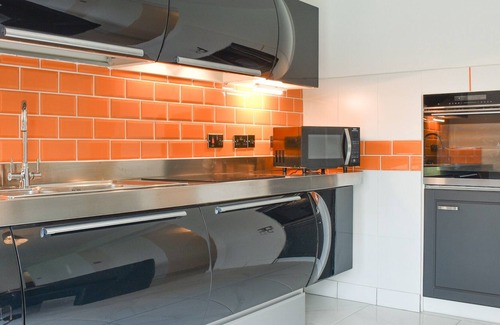 Ewenny Cottage | 1 bedroom accommodation in Ewenny, near Bridgend