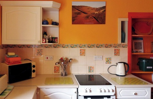 Glandyfi Cottage | 1 bedroom accommodation in Hen Goginan, near Aberystwyth