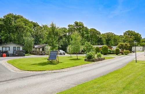 Saltash Ski Chalet | 1 bedroom accommodation in Notter Bridge, Saltash