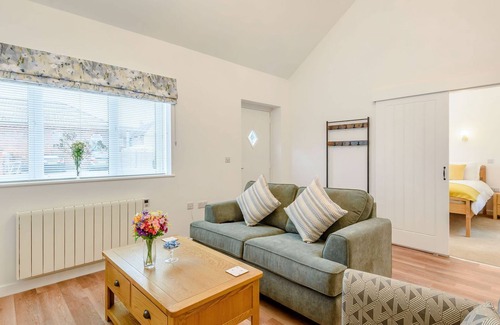 Louth Cottage | 1 bedroom accommodation in North Somercotes, Louth