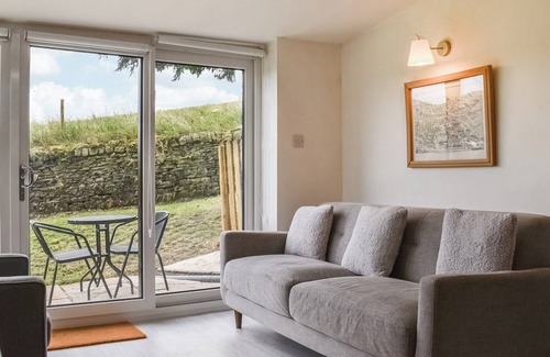 Ogden Cottage | 1 bedroom accommodation in Luddendenfoot, near Halifax