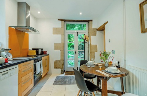 Stroud Cottage | 1 bedroom accommodation in Elcombe, near Stroud
