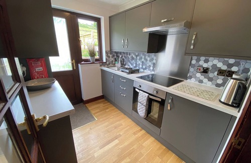 Camborne Cabin | 1 bedroom accommodation in Troon