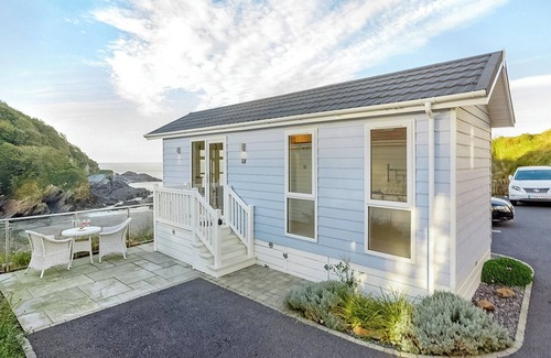 Hele Ski Chalet | 1 bedroom accommodation in Hele Bay, Ilfracombe