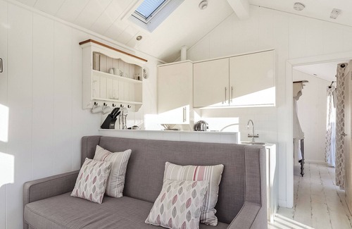 Hele Ski Chalet | 1 bedroom accommodation in Hele Bay, Ilfracombe