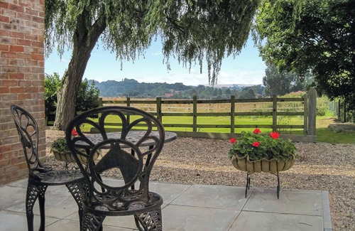 Louth Cottage | 1 bedroom accommodation in Little Tathwell, near Louth