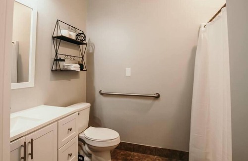 Grand Bay Apartment | 1 Bedroom Apartment at Oak + Fountain - #8
