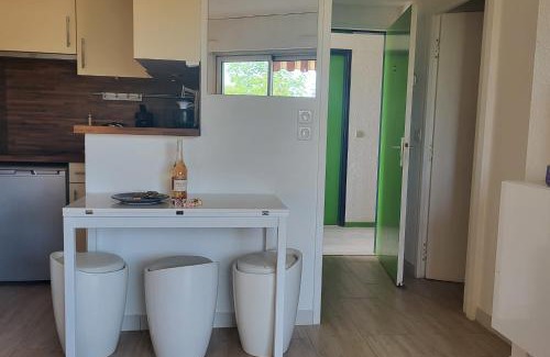 Boulouris-sur-Mer Apartment | 1 bedroom apartment with balcony near the beach