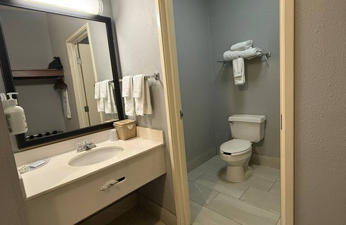 Minot Apartment | 1-bedroom apartment in beautiful Minot by the Dakota Square Mall.