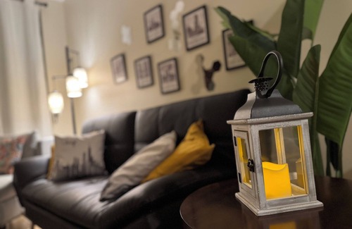 Wicker Park Apartment | 1-bedroom apartment in awesome Chicago with AC, WiFi and 1FREE Garage Parking