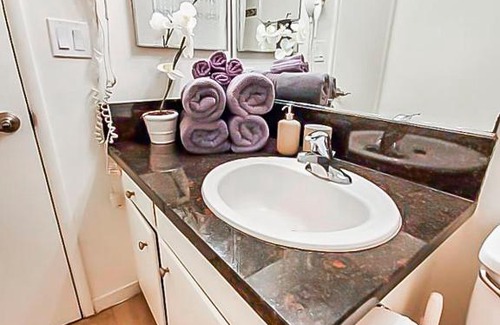 Studio City Apartment | 1 Bedroom Apartment in LA near Universal Studios