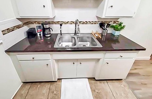 Studio City Apartment | 1 Bedroom Apartment in LA near Universal Studios