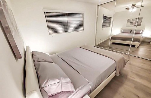 Studio City Apartment | 1 Bedroom Apartment in LA near Universal Studios