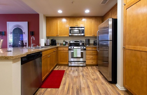 Irvine Business Complex Apartment | 1 Bedroom Apartment | Irvine | Furnished | Pool | Parking | Gym | Extended Stay