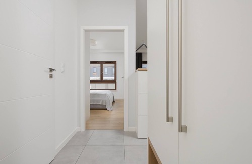 Wilanow Apartment | 1 Bedroom Apartment Sarmacka by Renters