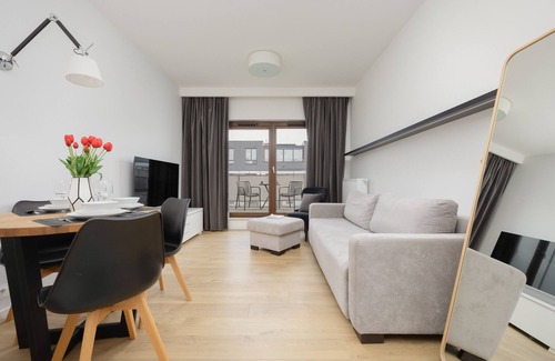 Wilanow Apartment | 1 Bedroom Apartment Sarmacka by Renters