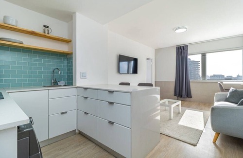 Three Anchor Bay Apartment | 1 Bedroom Apartment - Seapoint