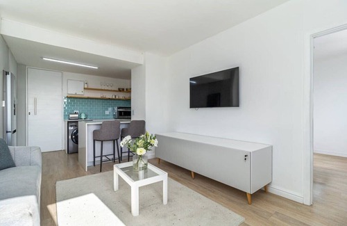 Three Anchor Bay Apartment | 1 Bedroom Apartment - Seapoint