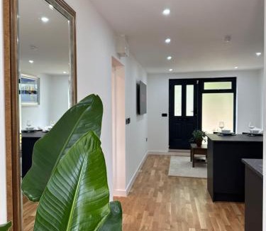 Southampton Apartment | 1 bedroom apartment - The Olive Tree