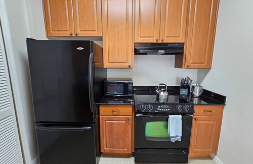 Florida Center Apartment | 1 Bedroom Apartment @ The Point Hotel and Suites