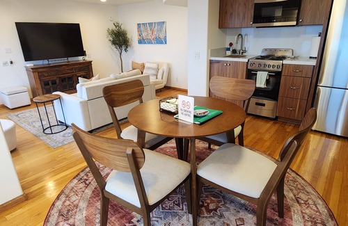 Peninsula Apartment | 1 bedroom apartment with amazing ocean views