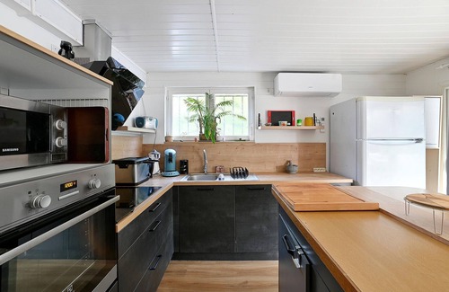 Saint-Denis House | 1 bedroom awesome home in Saint-Denis