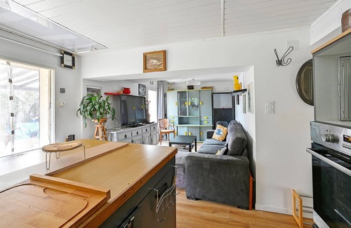 Saint-Denis House | 1 bedroom awesome home in Saint-Denis