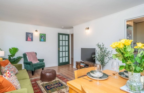 Cramond Bridge Apartment | 1 Bedroom Beachside Apartment Edinburgh | Pass the Keys