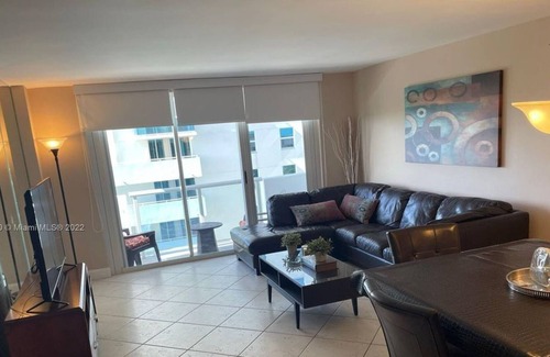 Surfside Condo | 1 Bedroom Condo 440390 by Houzlet