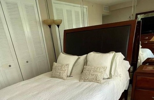 Surfside Condo | 1 Bedroom Condo 440390 by Houzlet