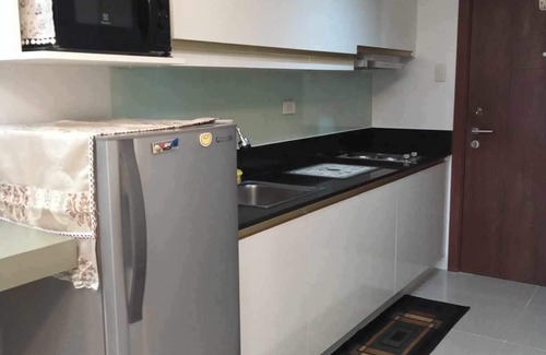 San Andres Bukid Condo | 1 bedroom condo unit with WIFI near MOA, Casinos, Manila Bay, & Manila Airport