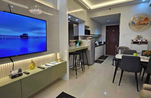 San Andres Bukid Condo | 1 bedroom condo unit with WIFI near MOA, Casinos, Manila Bay, & Manila Airport