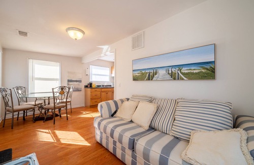 Seaside Heights Cottage | 1 bedroom Cottage, sleeps 4