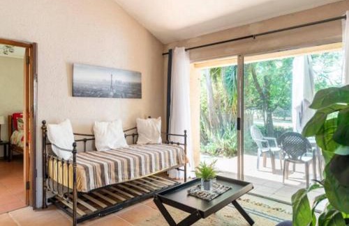 Greater Johannesburg Metropolitan Area Apartment | 1 Bedroom Cottage