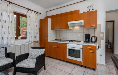 Zurkovo Apartment | 1 Bedroom Cozy Apartment In Kostrena