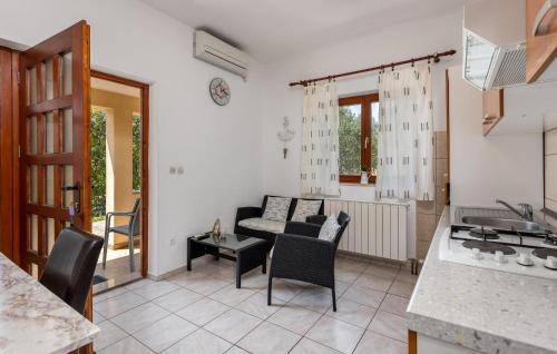 Zurkovo Apartment | 1 Bedroom Cozy Apartment In Kostrena