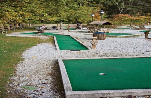 Sapphire Resort | 1 Bedroom Deluxe in the Blue Ridge Mountains, Fairfield Sapphire Valley! Skiing!