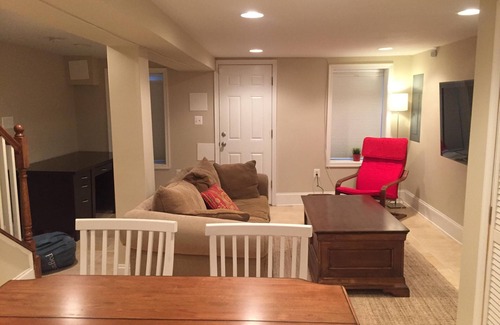 Stronghold Apartment | 1-bedroom English basement apartment close to everything
