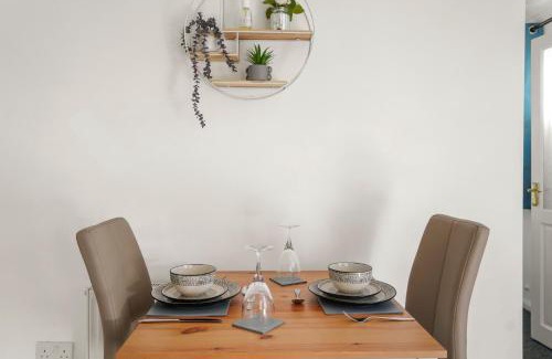 Aylesbury Apartment | 1 bedroom flat Aylesbury, Private Parking, Fowler rd