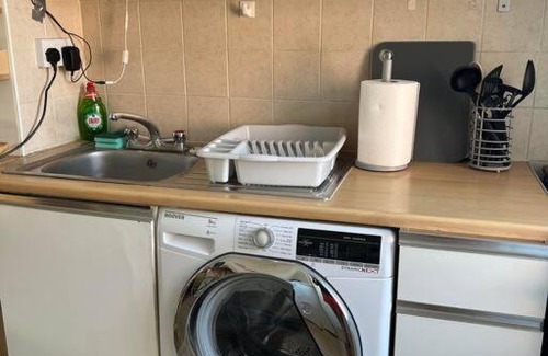 Abingdon Apartment | 1 bedroom flat sleeps 4 in Abingdon Oxfordshire