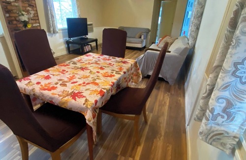 Squaw Valley Apartment | 1 Bedroom, Full Chef’s Kitchen, Living Room, Entire Private Porch near Kings/Seq